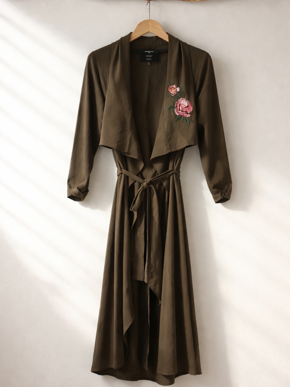 iris Olive Green Floral-Embroidered Wrap Robe